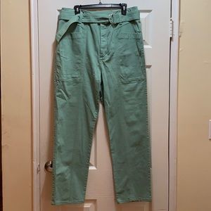 NEW 🌟High Waisted Cropped Pants